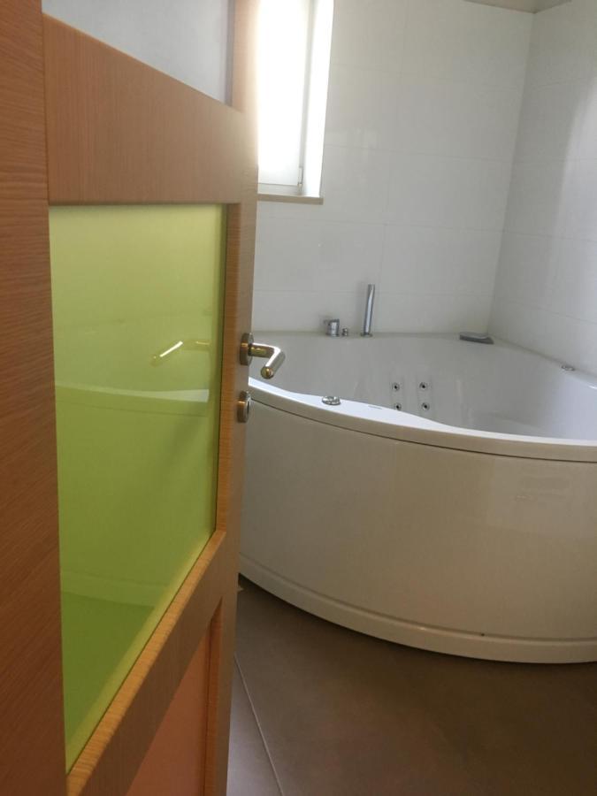 House Mia Lägenhet Ližnjan Exteriör bild