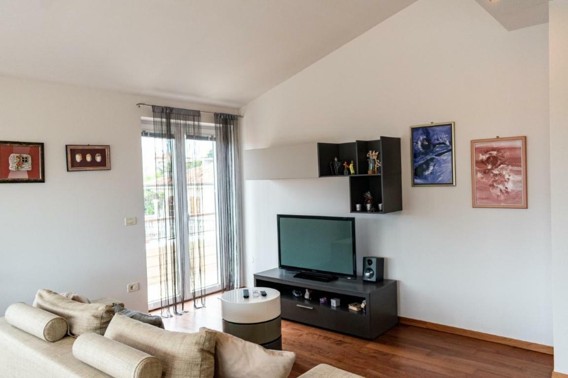House Mia Lägenhet Ližnjan Exteriör bild